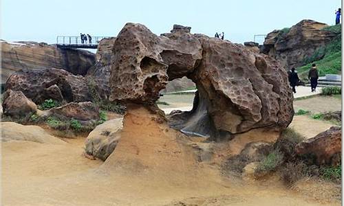 野柳地质公园女王头_野柳地质公园女王头成因是什么侵蚀